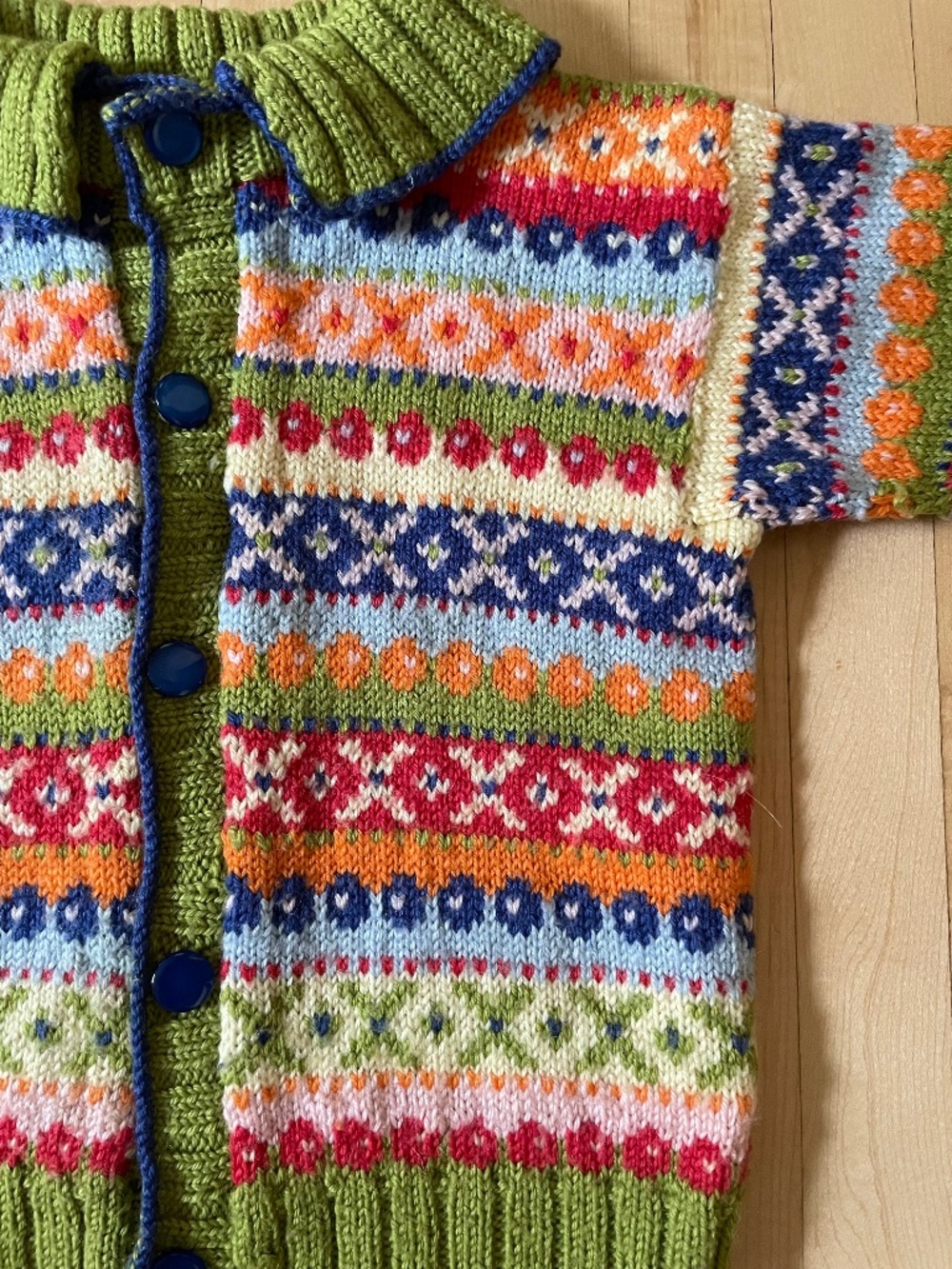 Fair Isle Hand knit Wool Baby Cardigan Sweater - Picture 6 of 7